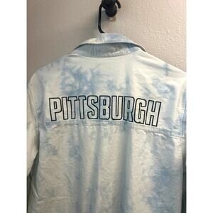 WEAR by Erin Andrews Women's Pittsburgh Steelers Chambray Button-Up Shirt size M